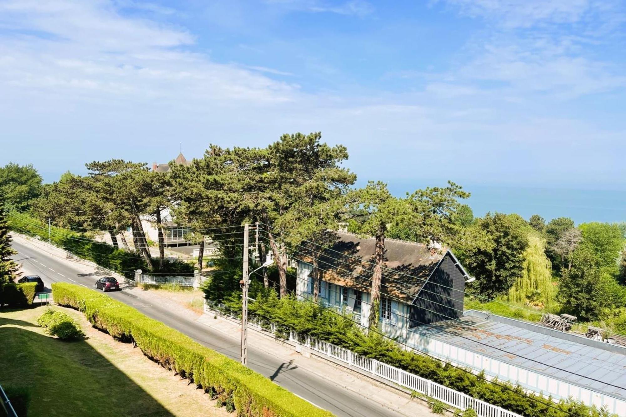 Aux Flots Bleus Avec Balcon Et Vue Sur Mer Trouville-sur-Mer Extérieur photo